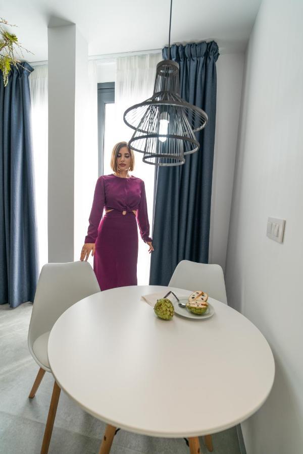 Riam Suites Apartamentos ロス・パラシオス・イ・ビジャフランカ エクステリア 写真