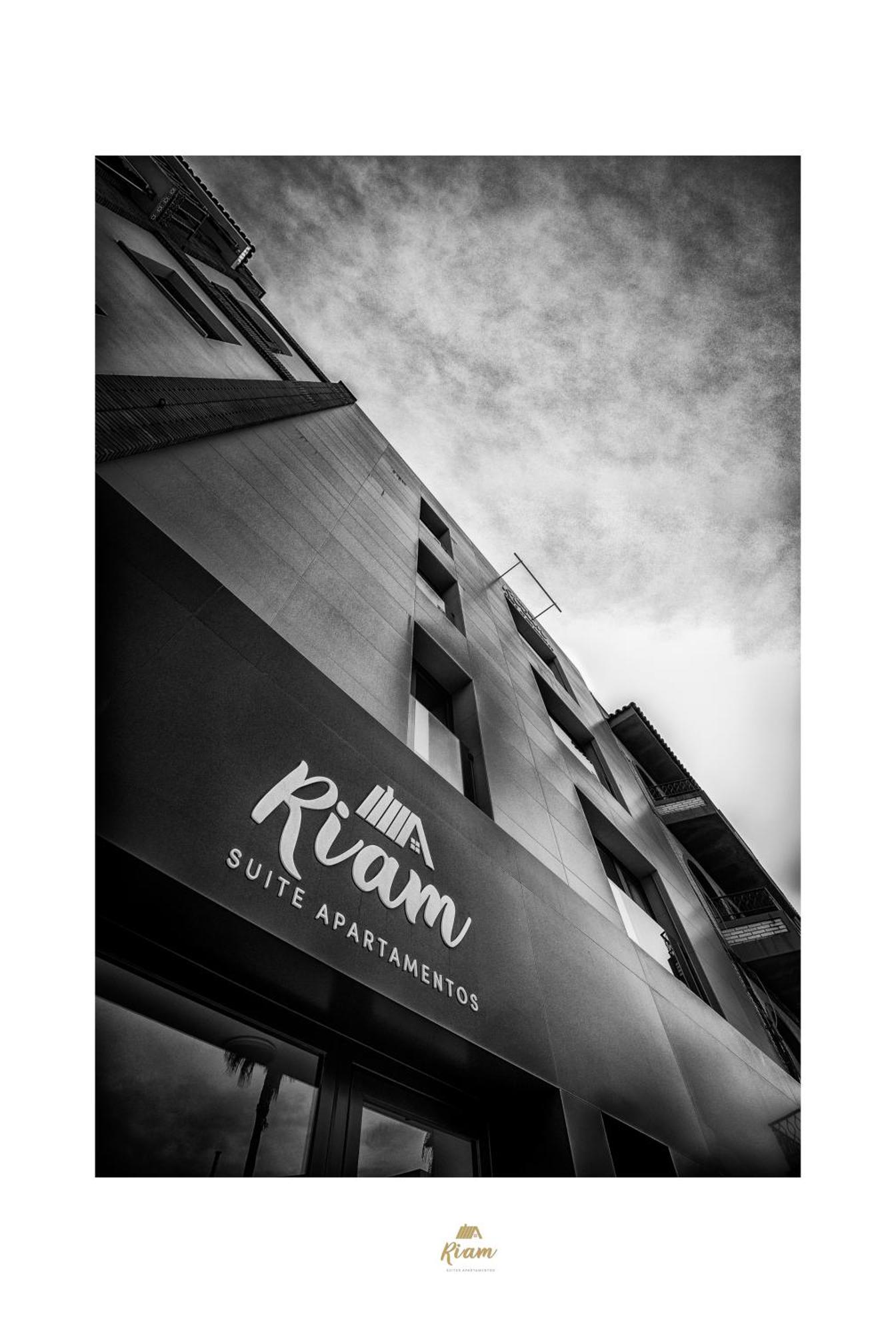 Riam Suites Apartamentos ロス・パラシオス・イ・ビジャフランカ エクステリア 写真