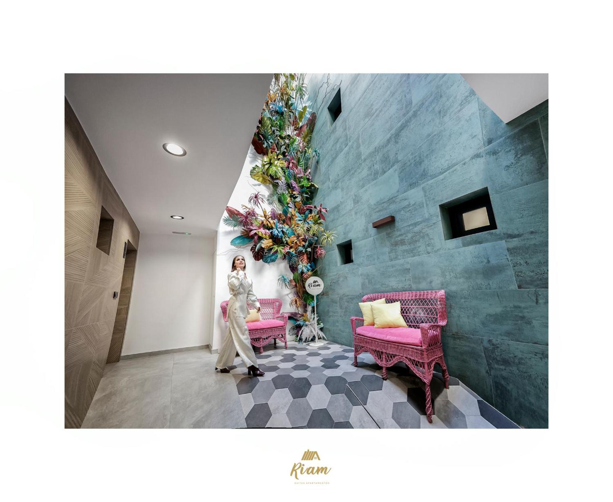 Riam Suites Apartamentos ロス・パラシオス・イ・ビジャフランカ エクステリア 写真